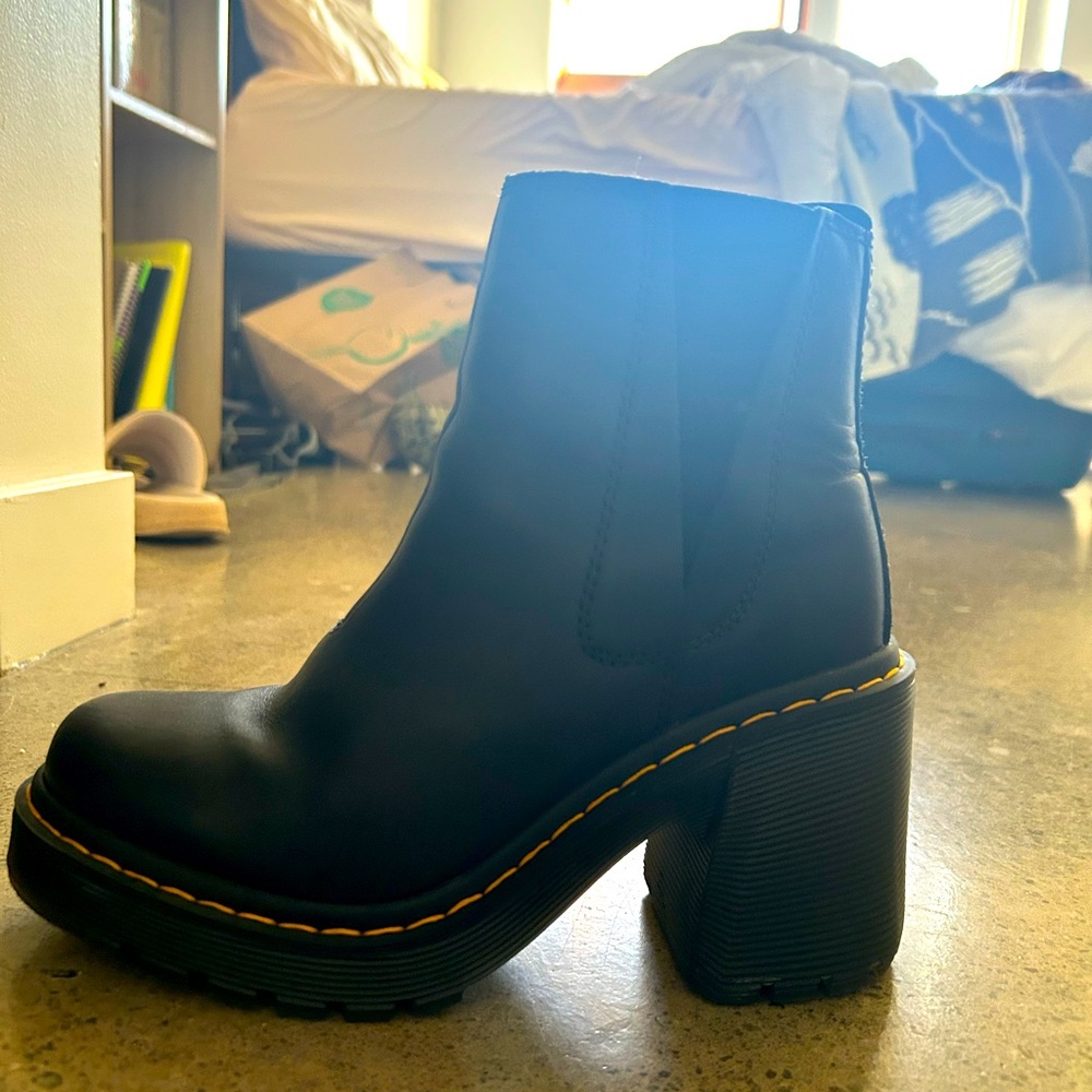 Doc marten platform boots size 8